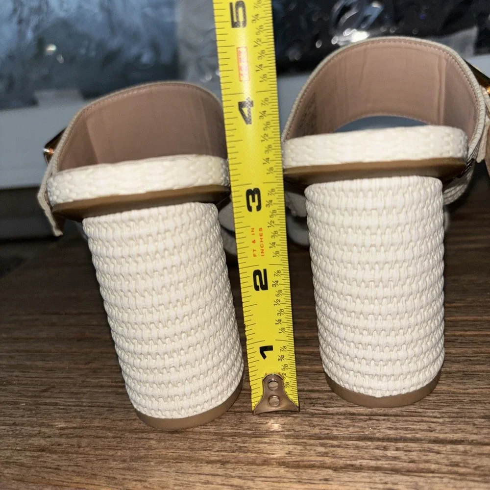 London Fog Cream Vaeda Sandals Womens 7.5 M Chunky Round Heel Buckle Square Toe